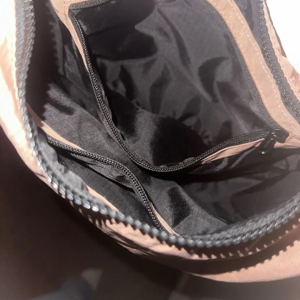 BAGGU Medium Crescent Bag - Cocoa 🤎 - Picture 2 of 7